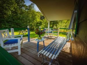 IJhorstにあるCozy chalet with a dishwasher, in a holiday park in a natural environmentのギャラリーの写真