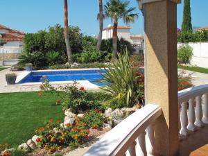 Vista de la piscina de Holiday Home Silvia - MPL231 by Interhome o d'una piscina que hi ha a prop