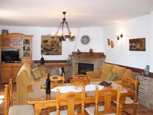 TV a/nebo společenská místnost v ubytování Holiday Home Antia by Interhome