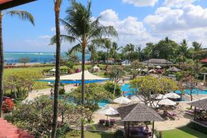 Výhled na bazén z ubytování Holiday Inn Resort Baruna Bali, an IHG Hotel nebo okolí