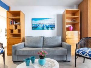 Ruang duduk di Apartment Els Pins Cyclamen by Interhome