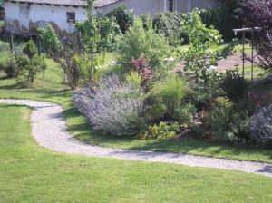 Um jardim no exterior de Herberts Stubn