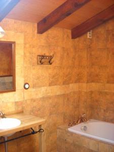 Ένα μπάνιο στο Casa Rural Casa Antiga