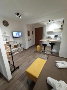 Kuchyňa alebo kuchynka v ubytovaní STUDIO-10 + 17 fotografií