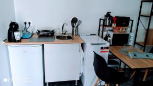 A kitchen or kitchenette at Perla Még 3 kép