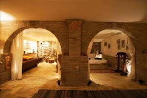 Postel nebo postele na pokoji v ubytování villa eleni + 36 fotografií