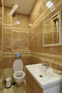 Ein Badezimmer in der Unterkunft Crown apartment - Your most comfortable stay
