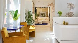 The Beverly Hills Hotel - Dorchester Collection的休息区
