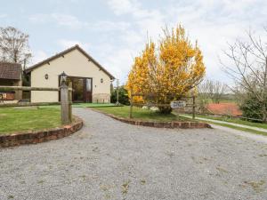 ワッシュフォードにあるWalnut Cottageの黄木家屋へ続く道路