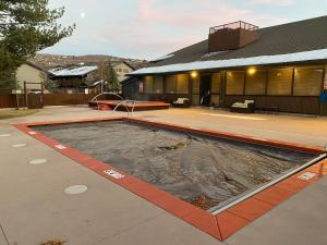 Gallery image of Mid-Century Gem w/King in Park City