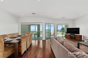 Gallery image of Percival Point - Port Willunga - C21 SouthCoast Holidays in Port Willunga