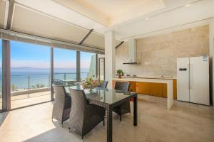 Kuchyň nebo kuchyňský kout v ubytování HuiZhou HuaYangNian Seaview Guesthouse