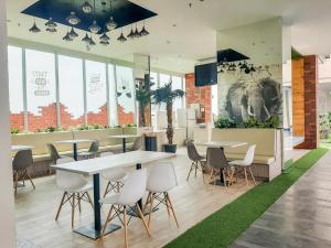 Posezení v ubytování Studio Modern Japanese Style near Aeon BSD at B Residence Apartment By Travelio