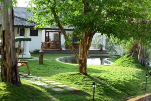 Taman di luar Parisons Plantation Experiences by Abad