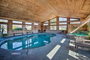 Πισίνα στο ή κοντά στο Southern Maine Retreat Less Than 2 Mi to Wells Beach!