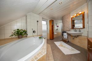 Koupelna v ubytování Haus Ditzer - Villa Theresia