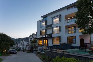 Το κτήριο όπου στεγάζεται  το κατάλυμα σε φάρμα