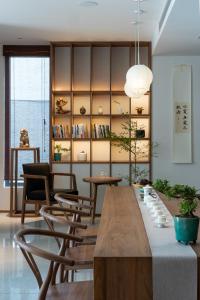 Χώρος καθιστικού στο A Villa in a valley