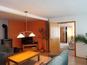 Posezení v ubytování Ferienhaus im Westerwald Eichsfeld