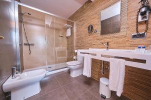 Kúpeľňa v ubytovaní Hotel Faro Salazón