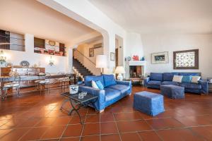 A seating area at Villa Mistral Még 37 kép