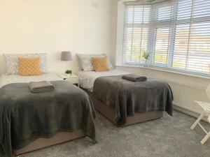サウサンプトンにある4 Bedroom House By Your Stay Solutions Short Lets & Serviced Accommodation Netley Southampton With Terrace & Gardenのギャラリーの写真