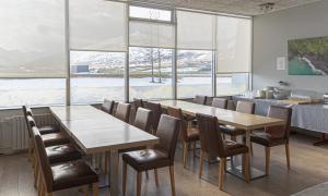 Restoran või mõni muu söögikoht majutusasutuses Hótel Dalvík