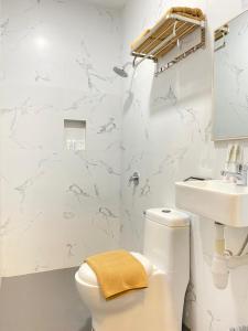 Koupelna v ubytování BATAM 1 HOTEL