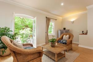 Auberge Burgundy Boutique Hotel & Spa的休息区