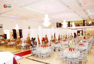 Restaurace v ubytování World Lilies Hotel Events Place