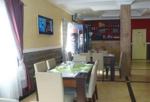 Gallery image of Room in Lodge - Wise Penny Suites and Spa in Asaba