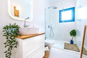 Kúpeľňa v ubytovaní Apartamentos Cotillo Surf