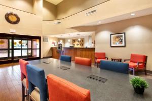 Galería fotográfica de Comfort Suites Goodyear-West Phoenix en Goodyear