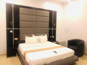 Letto o letti in una camera di Mayor's & Diplomat Suite - GRA