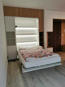 Zdjęcie z galerii obiektu LUXURY APARTMENT w Warszawie