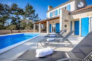 Πισίνα στο ή κοντά στο Villa Mediterra Prima