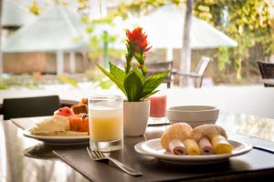 Comida no hotel ou em algum lugar perto