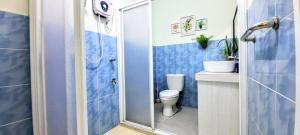 Koupelna v ubytování Kota Kinabalu Sabah City Homestay + 27 fotografií