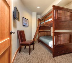 Postel nebo postele na pokoji v ubytování WorldMark Chelan - Lake House + 35 fotografií
