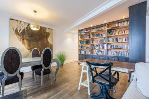 Część wypoczynkowa w obiekcie Colon Zurriola IB Apartments