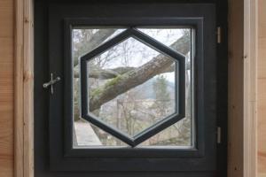 Foto dalla galleria di ENJOY COZY Tree House Hills Forest Gardens Beautiful Views Sauna Hotbath a Jablonné v Podještědí