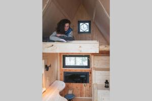 Foto dalla galleria di ENJOY COZY Tree House Hills Forest Gardens Beautiful Views Sauna Hotbath a Jablonné v Podještědí