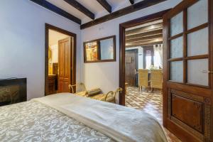 Postel nebo postele na pokoji v ubytování Casa Nazarí - Setenil de las Bodegas