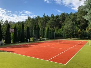 Tenis alebo squash v ubytovaní Wypoczynek Mazurska Górka alebo jeho okolí