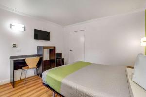 Μια τηλεόραση ή/και κέντρο ψυχαγωγίας στο Motel 6-King City, CA
