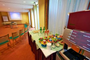Eldhús eða eldhúskrókur á Hotel Kolping Wien Zentral