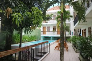 A piscina em ou perto de Liberta Malioboro South