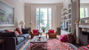 Elegant 3-bed flat with private garden in Notting Hill, West London