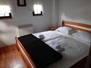 Postel nebo postele na pokoji v ubytování Farmica, Bed&Breakfast, Bazen izdvojen nekoliko minuta hoda