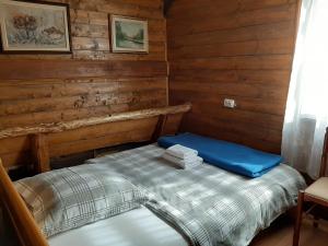 Postel nebo postele na pokoji v ubytování Farmica, Bed&Breakfast, Bazen izdvojen nekoliko minuta hoda